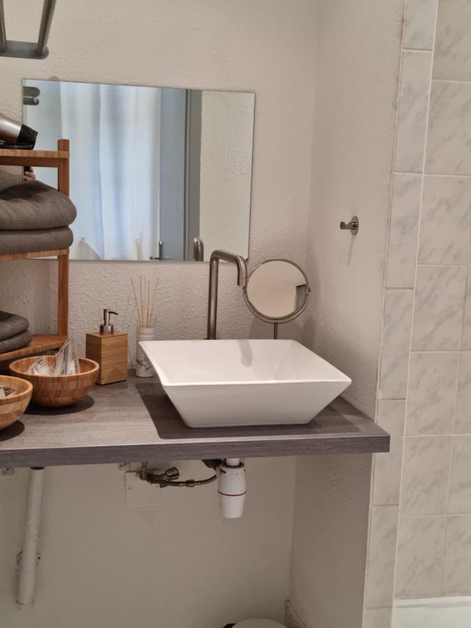 Kleines Appartement Im Zentrum Dole Extérieur photo