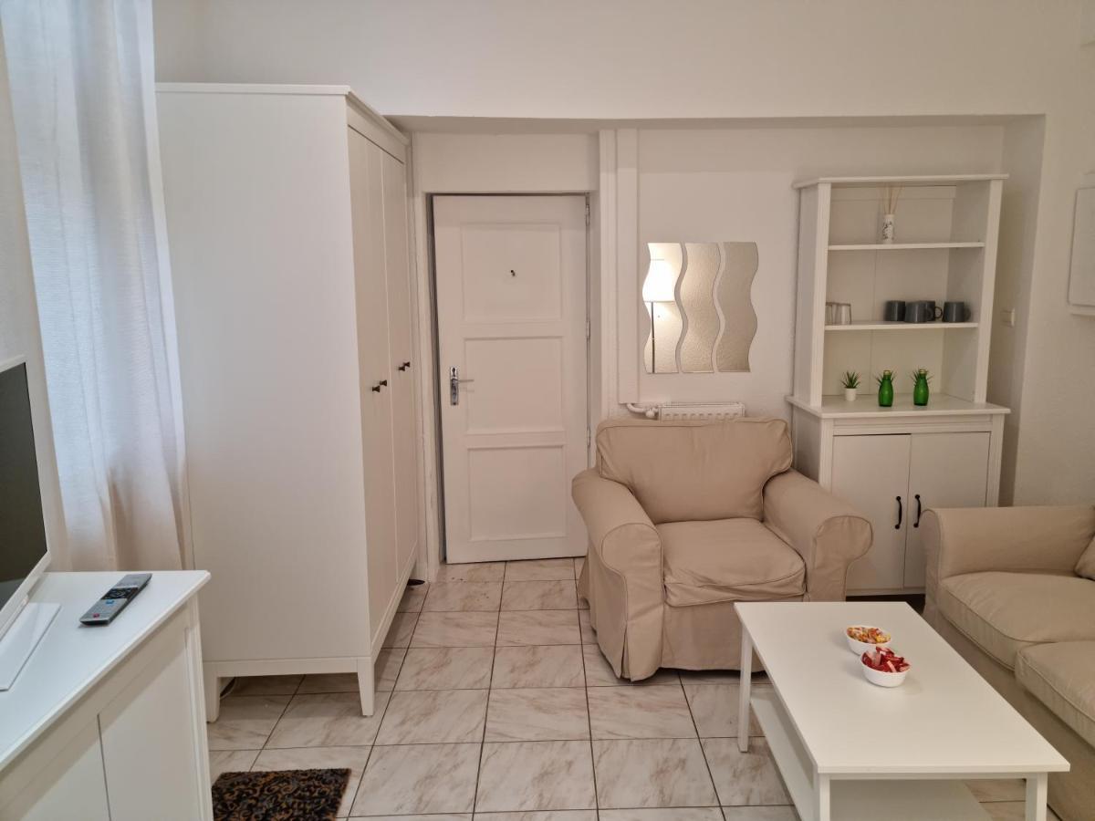 Kleines Appartement Im Zentrum Dole Extérieur photo